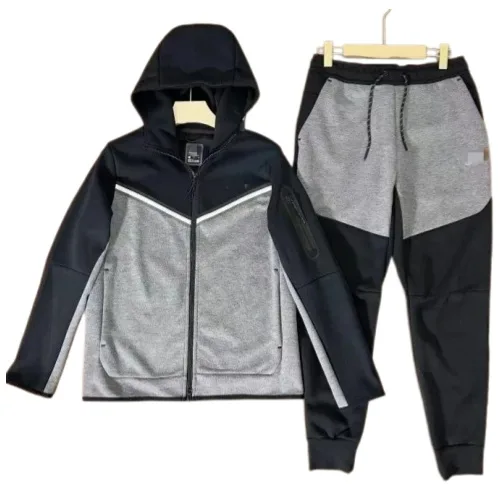 Nike 2023 Tech Fleece (26cw)